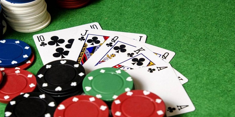 Tạo sao bạn nên sở hữu ngay một bộ poker mini?