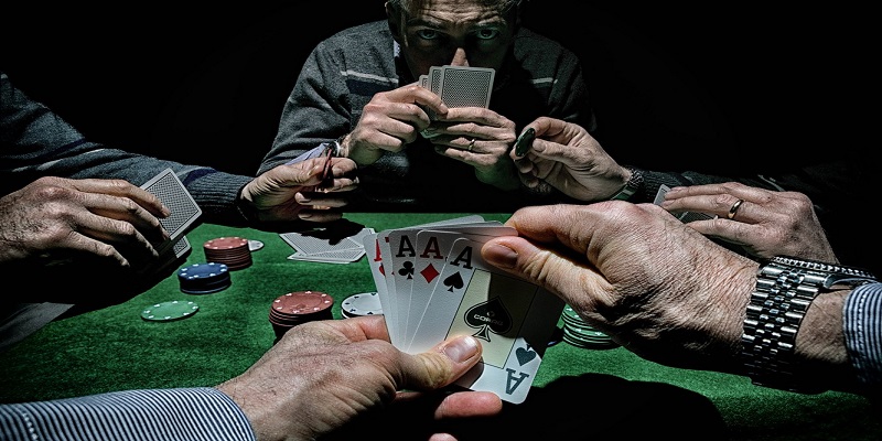 Game đánh bài kiếm tiền là gì?
